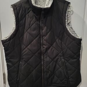 Women's Black Quilted Vest with Fleece Lining